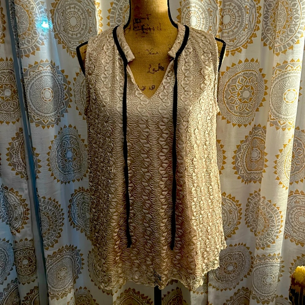 beige and black lined top